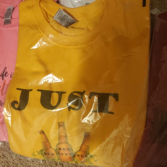 Tshirts - Picture 3 of 3